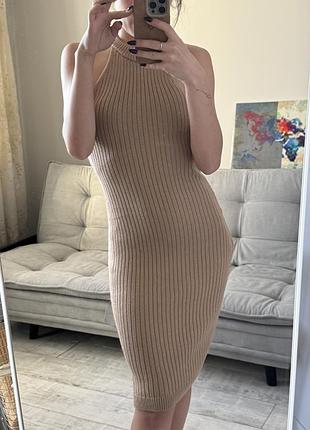 Вʼязана сукня облягаюча