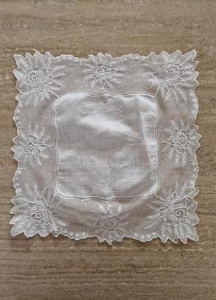 Винтажный батистовый платок 27×27