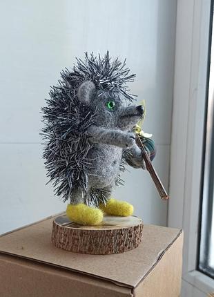 Ижачок жорик.интерьерная игрушка. 3