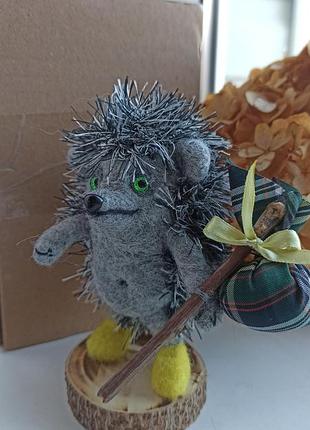 Ижачок жорик.интерьерная игрушка. 8