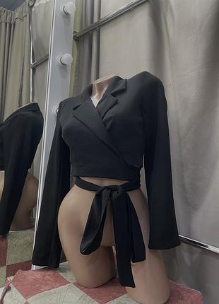 Укорочений жакет , пиджак на завязках