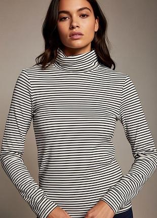 Жіночий гольф у полоску