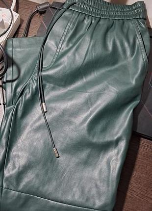 Кожаные женские брюки зеленого цвета большого размера (л/хл)