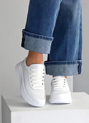 Кросівки з натуральної шкіри з  перфорацією