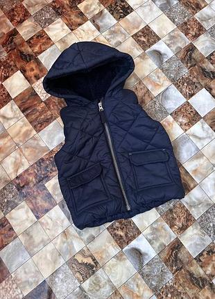 Жилетка утеплена на 1-1.5роки(12-18місяців)