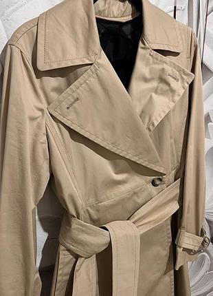 Тренч пісочного кольору, був одягнений 2-3 рази, в ідеальному стані