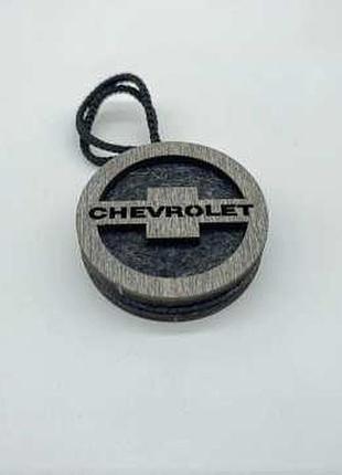 Ароматизатор дерев'яний в машину "chevrolet" / ароматизатор дерев'яний в машину "chevrolet"