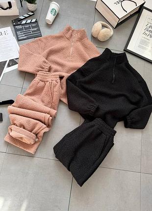 Теплый качественный костюм барашек цвет черный серый мокко