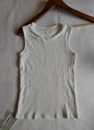 Біла майка, в рубчик 8-9 років 8