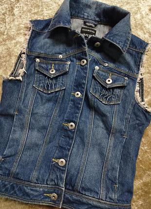 Джинсова жилетка безрукавка жилет 🍒