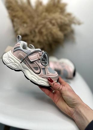 Кросівки для дівчаток