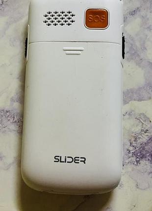 Мобильный кнопочный телефон slider 2