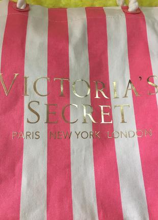 Дуже красива,яскрава,містка,двостороння сумочка victoria's secret5 фото