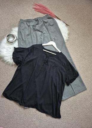 Жіноча футболка