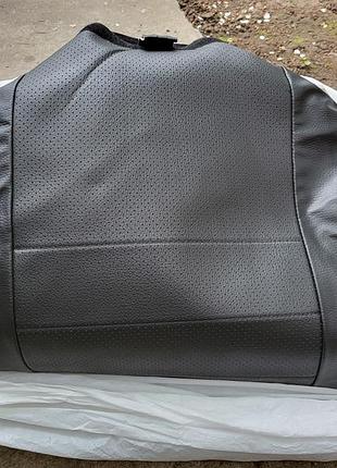Чехлы toyota rav 4 б.у. с 2013 - 2018г экокожа полный комплект.