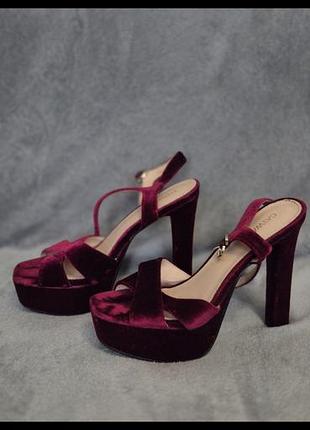 Бархратные босоножки бургунди