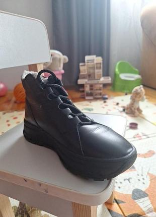 Кожаная женская обувь 36 размера