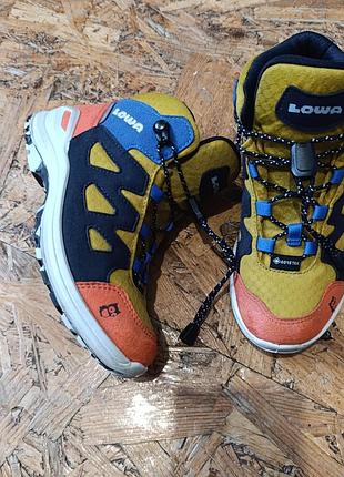 Оригинальные ботинки на мембране не промокнуты lowa gore-tex