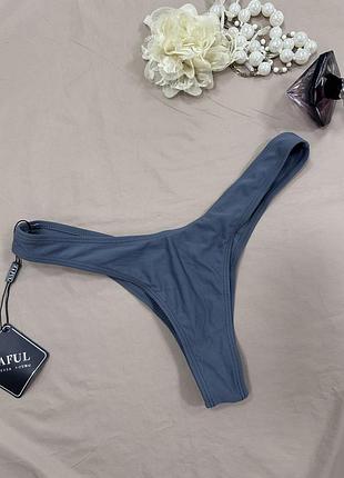 Низ купальника стрінги