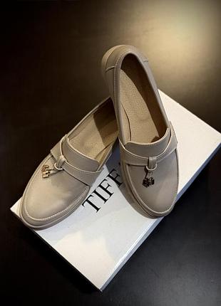 Лофери шкіра