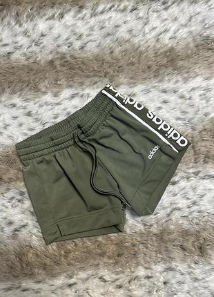 Оригінальні шорти adidas