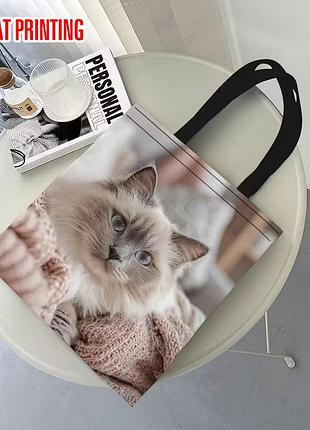 Сумка-шоппер с котом в пледе (регдолл/биранский). эко-сумка с 2d принтом, полиэстер. 34х40 см. для покупок и подарков.