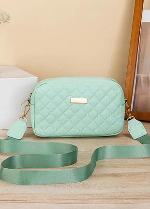 Яркие однотонные сумочки в разных цветах