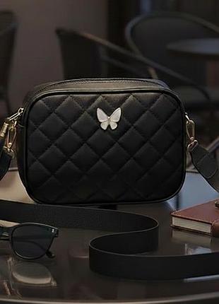 Стьобана міні-сумка "метелик". жіноча кроссбоді через плече на широкому ремені. (рожева/біла/чорна).
