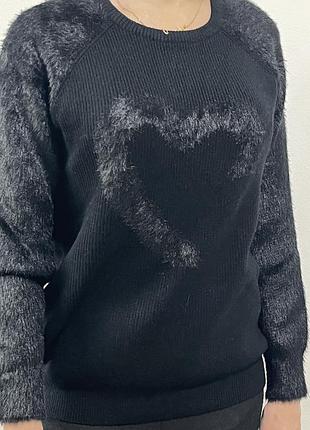 Світер kiss me