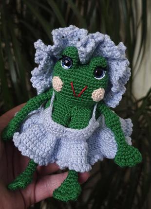 В'язана жабка жабеня прикольний подарунок ручна робота