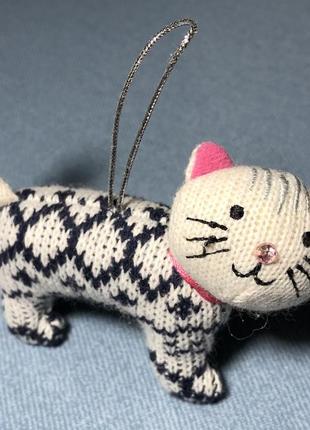 Елочная игрушка кот новогодняя accessorize вязанная2 фото