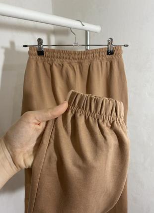 Бежевые-коричневые штаны-джоггеры missguided8 фото