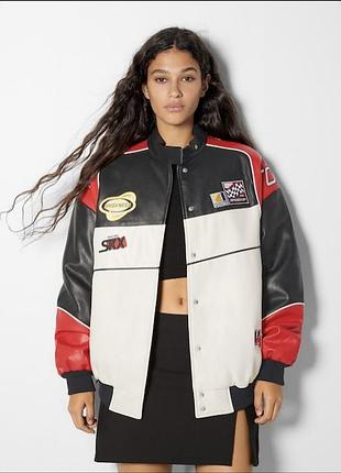 Крутезна куртка bershka faux leather racing bomber
