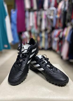 Бутсы детские бренда adidas в отличном состоянии