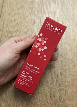 Триактивний крем проти акне та постакне з ретинолом, азелаїновою кислотою та ніацинамідом - biotrade acne out 30m
