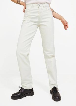 Женские прямые джинсы