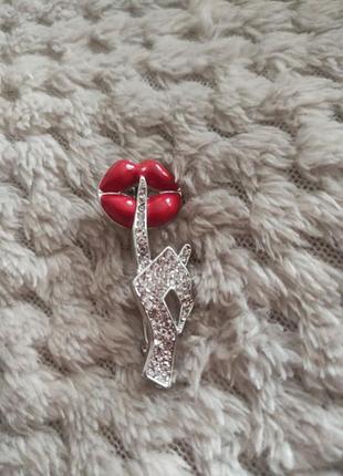 Женский галстук на рубашку губки брошь на шарф булавка женский галстук на пиджак брошка на палантин нарядный подвес любимой