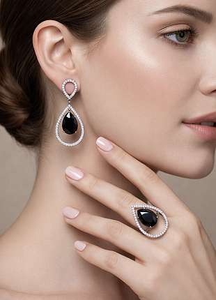 Жіночий срібний комплект прикрас з синтетичним оніксом і кубічним цирконієм покритий родієм
