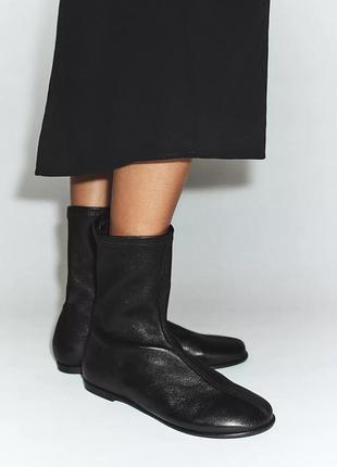 Чорні черевики zara шкіряні черевики зі шкіри низькі черевики на пласкій підошві soft черевики на низькому ходу мʼякі черевики на плоскій підошві