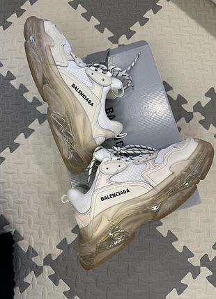 Кроссовки balenciaga triple s бежево-белого цвета 41 размер