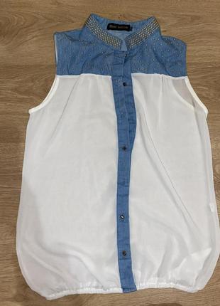 Блузка белая с джинсовыми вставками1 фото