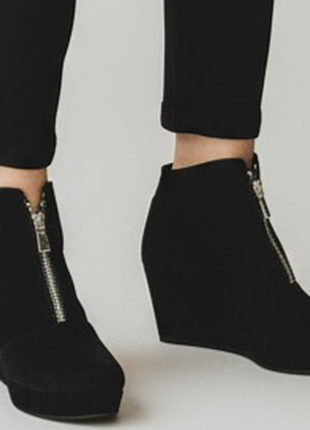 Ботинки замшевые