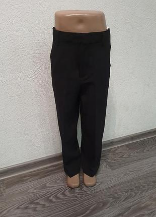 Черные классические штаны, брюки