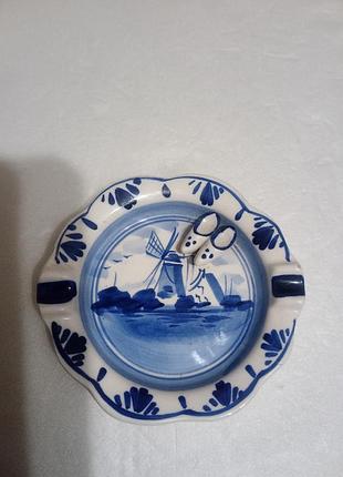 Попільничка. hand painted. delfts blue