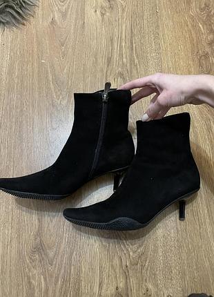 Чобітки на каблуку