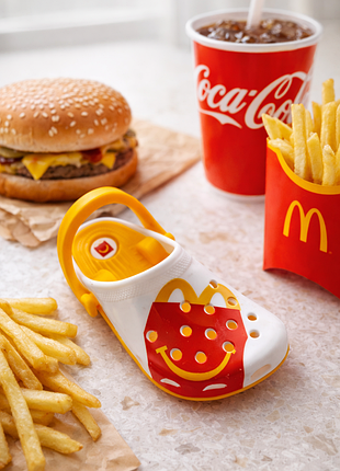 Лимитированная игрушка-крокс mcdonald's happy meal