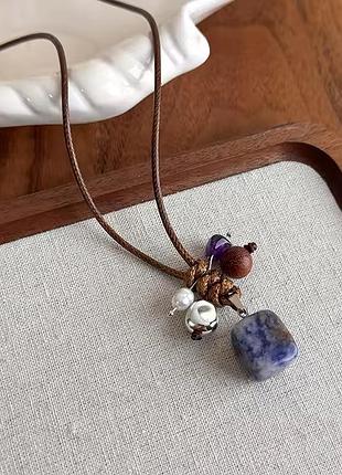 Ожерелье-оберег с натуральными элементами и большим синим камнем