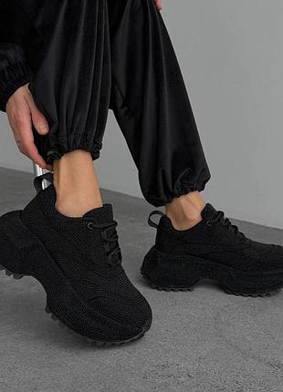 Кроссовки с камушками на трендовой подошве
женские, искусственная замша + камушки (премиум качество)