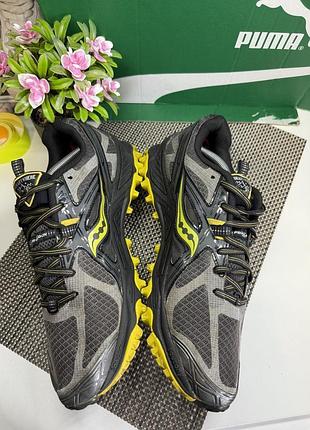 Оригінальні кросівки saucony vibram 3