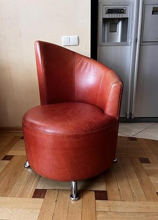 Шкіряне крісло